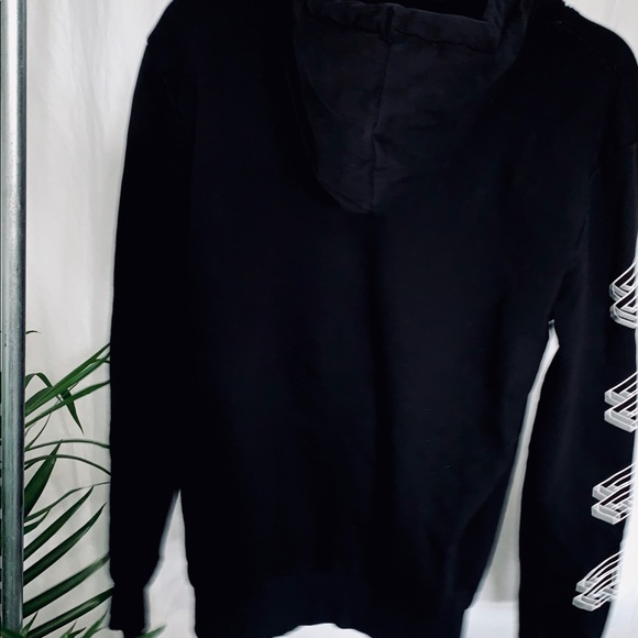 ☀️Graphic design hoodie size small🔥 - Picture 4 of 5